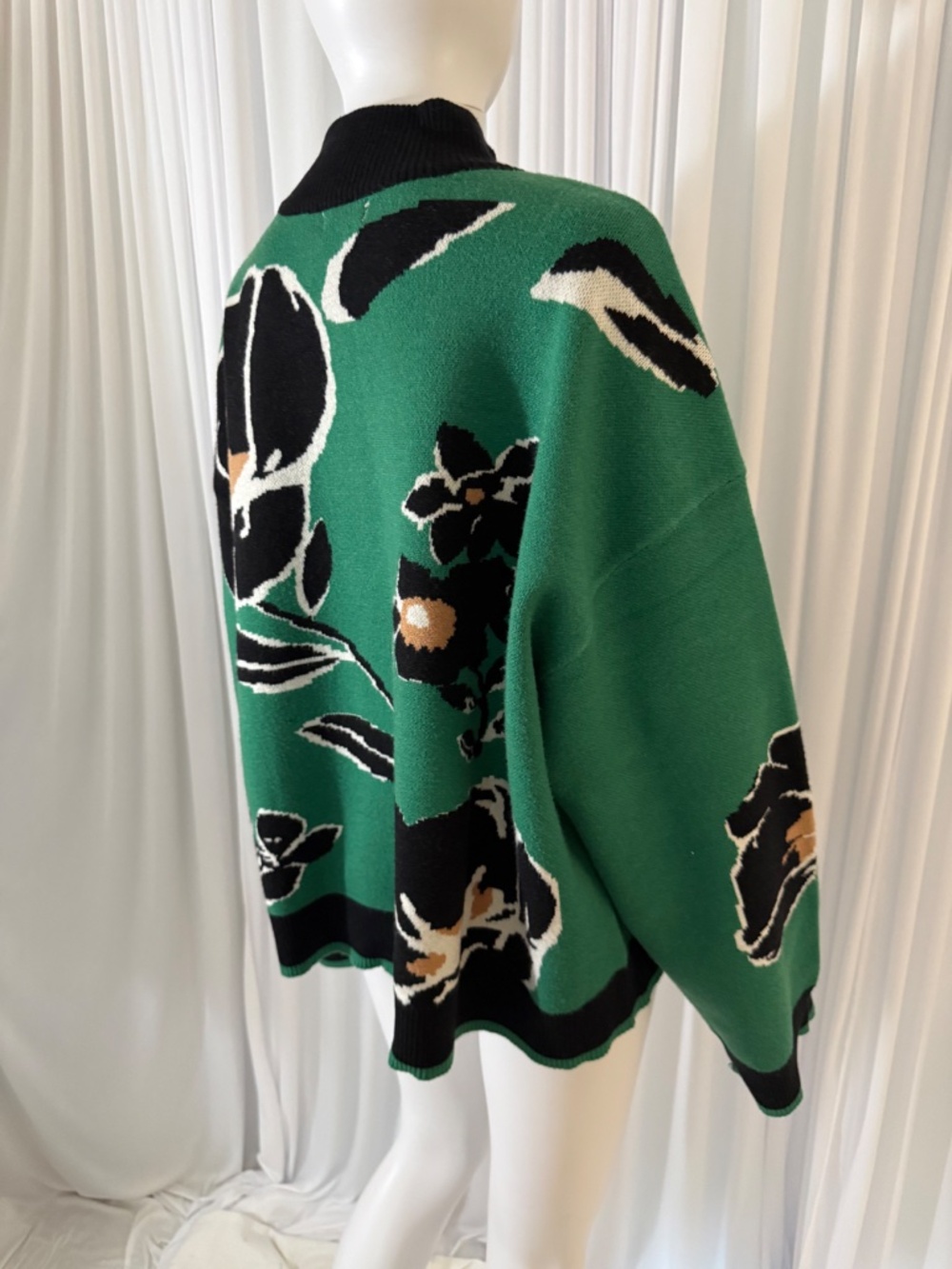 Sugarlips Carrey Floral Quarter Zip Sweater Green Black XL NWOT - Picture 6 of 16